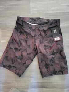 NWT Troy Lee Designs Womens Lilium Floral Cycling Shorts moto Size XL msrp 99.99